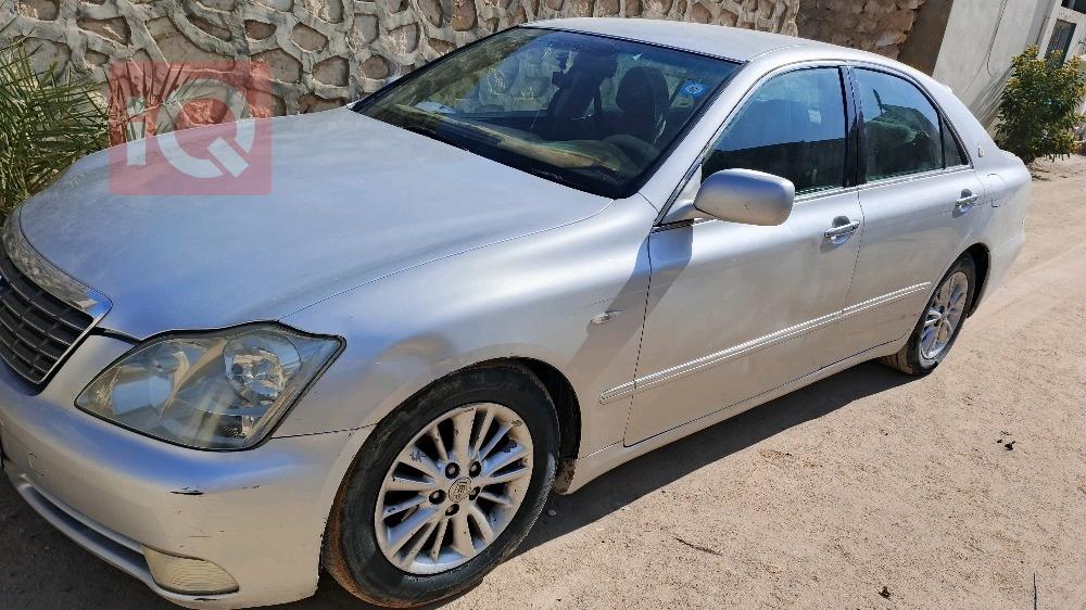 تۆیۆتا کراون